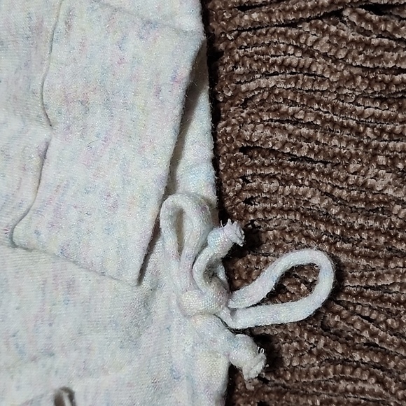 A.n.a sweater. Lightweight. Size XL. Multi color. - Picture 3 of 5